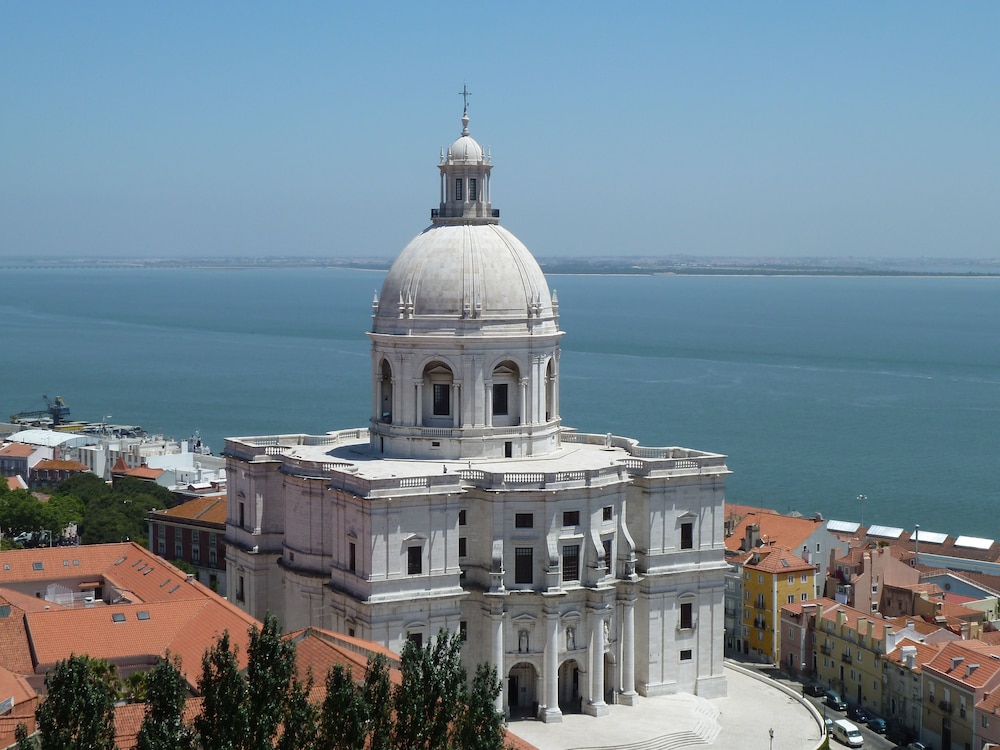 Hotel Convento do Salvador 65/66