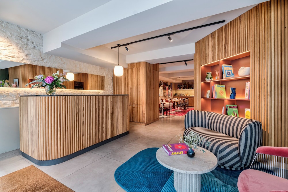 Republik Hotel 2/38