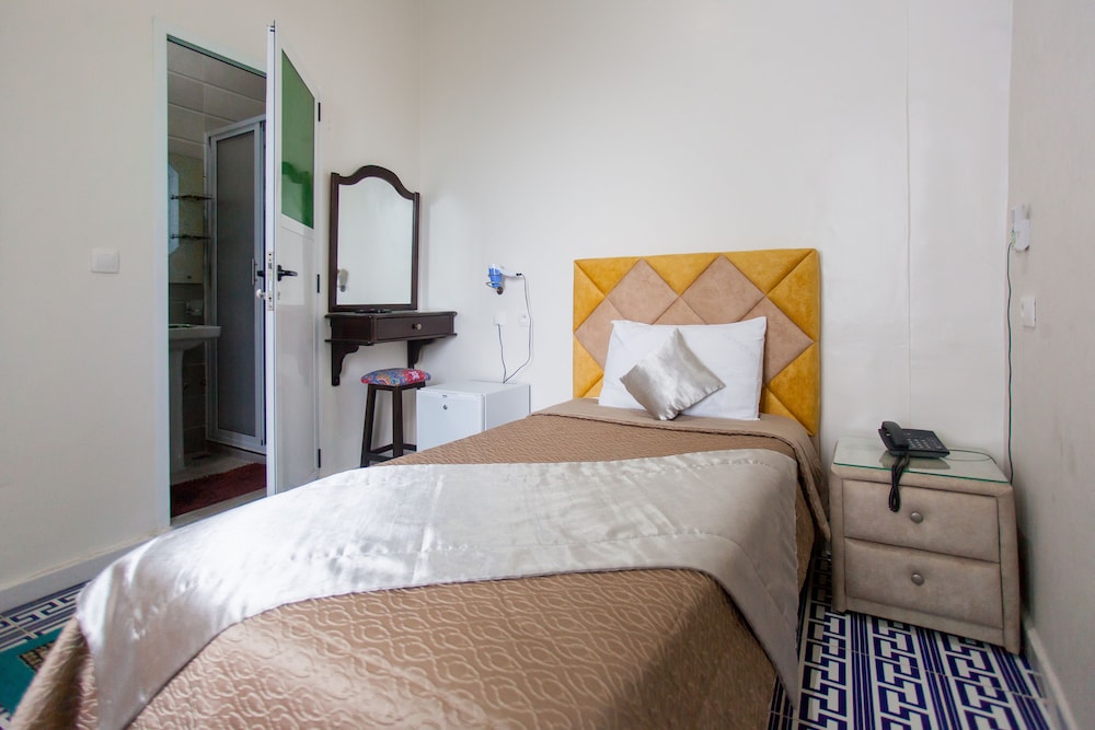HOTEL MAMORA 25/72