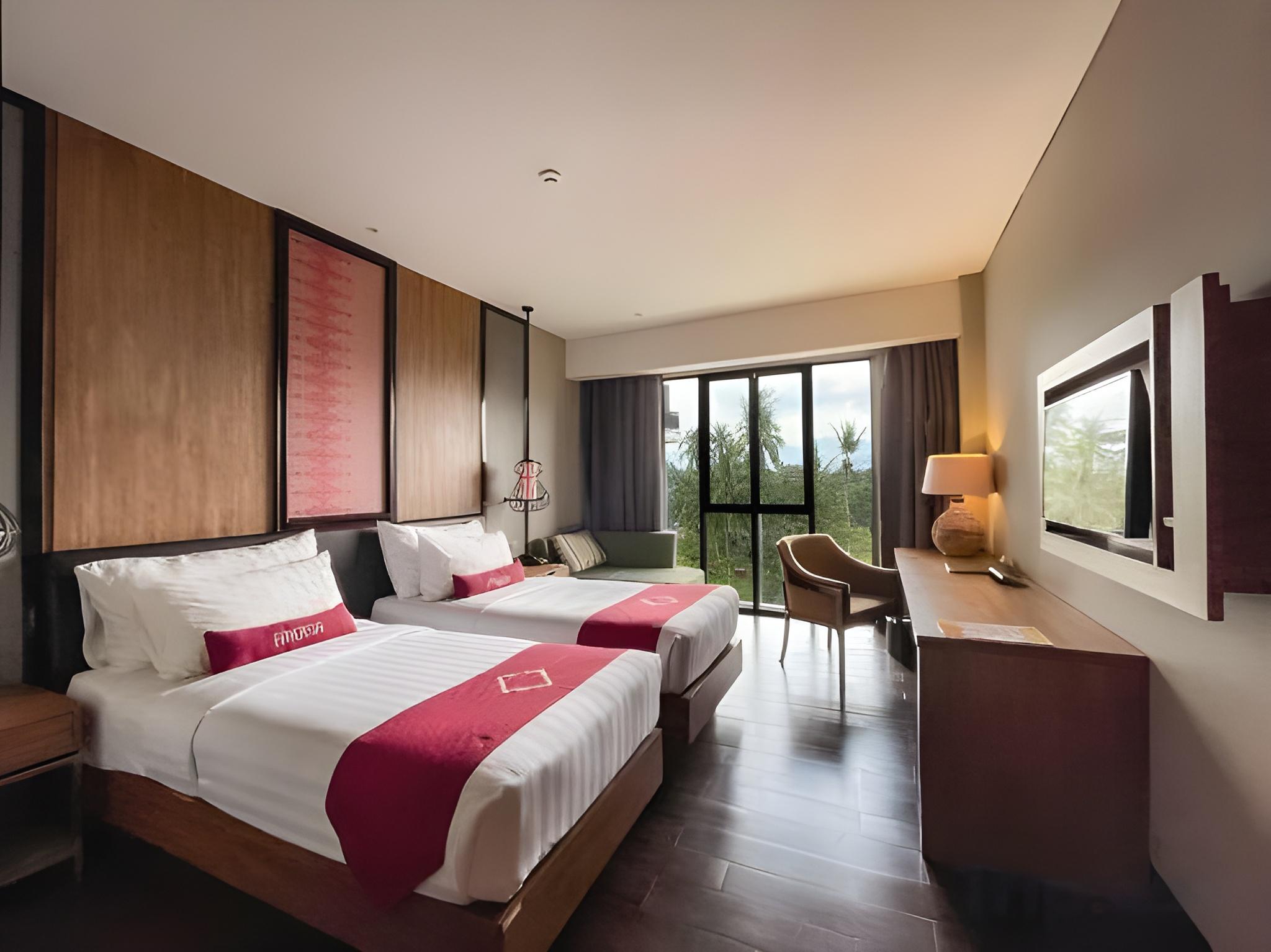 Deluxe, Double or Twin Bed