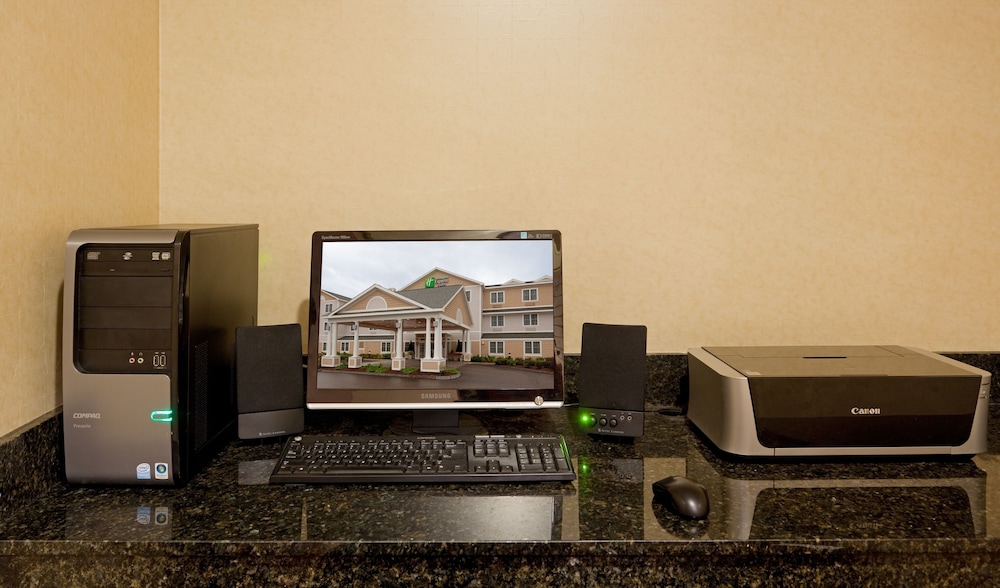 Holiday Inn Express Hotel And Suites Rochester 37/55