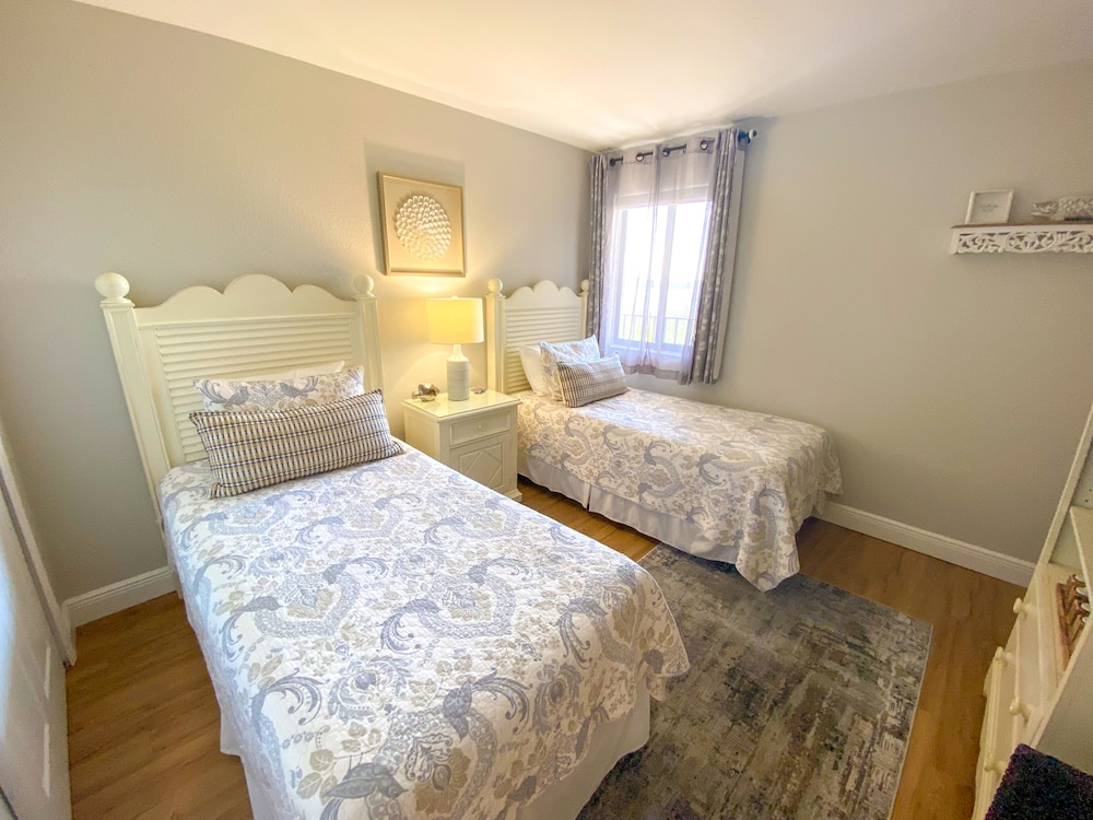 2 Bedrooms, Condo, Deluxe, King and Queen Bed, Water Front, 2 Bathrooms، Resort Harbour Properties 4/6
