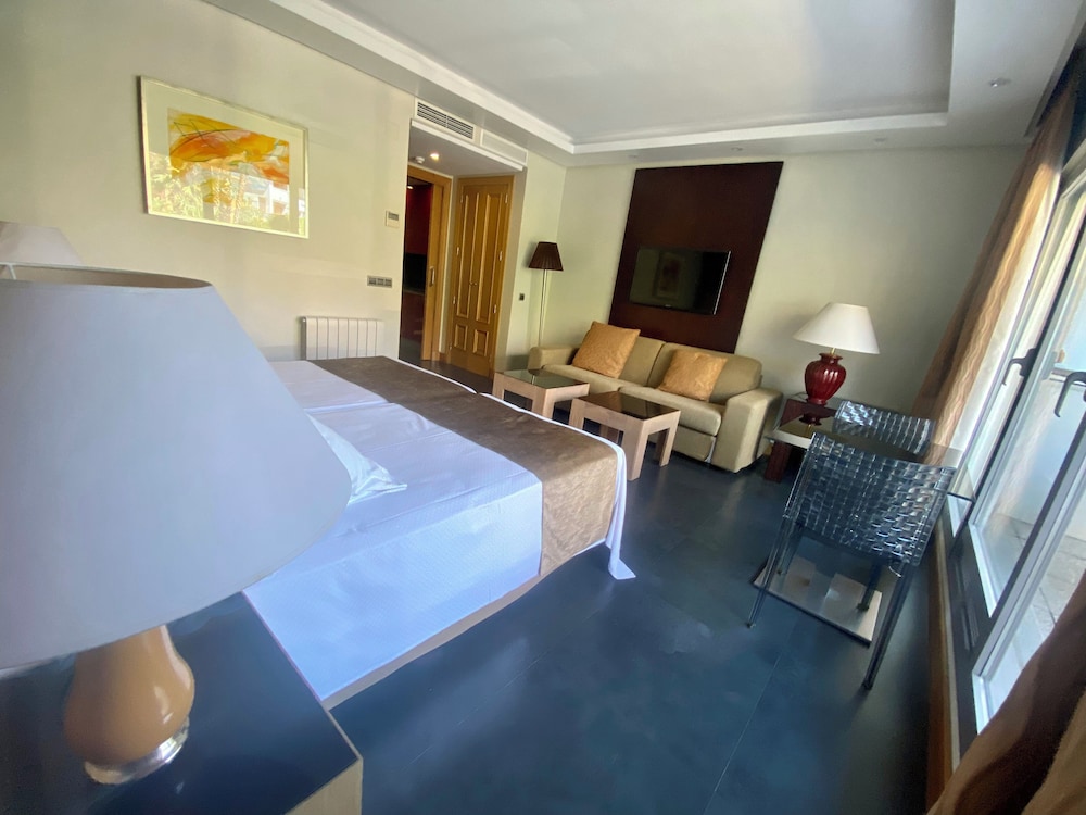 ArtPlatinum Suites and Apartments 7/33