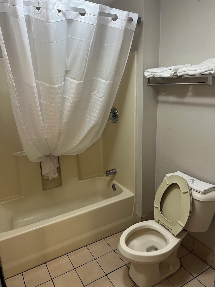Days Inn By Wyndham North Columbia Ft Jackson 47/50