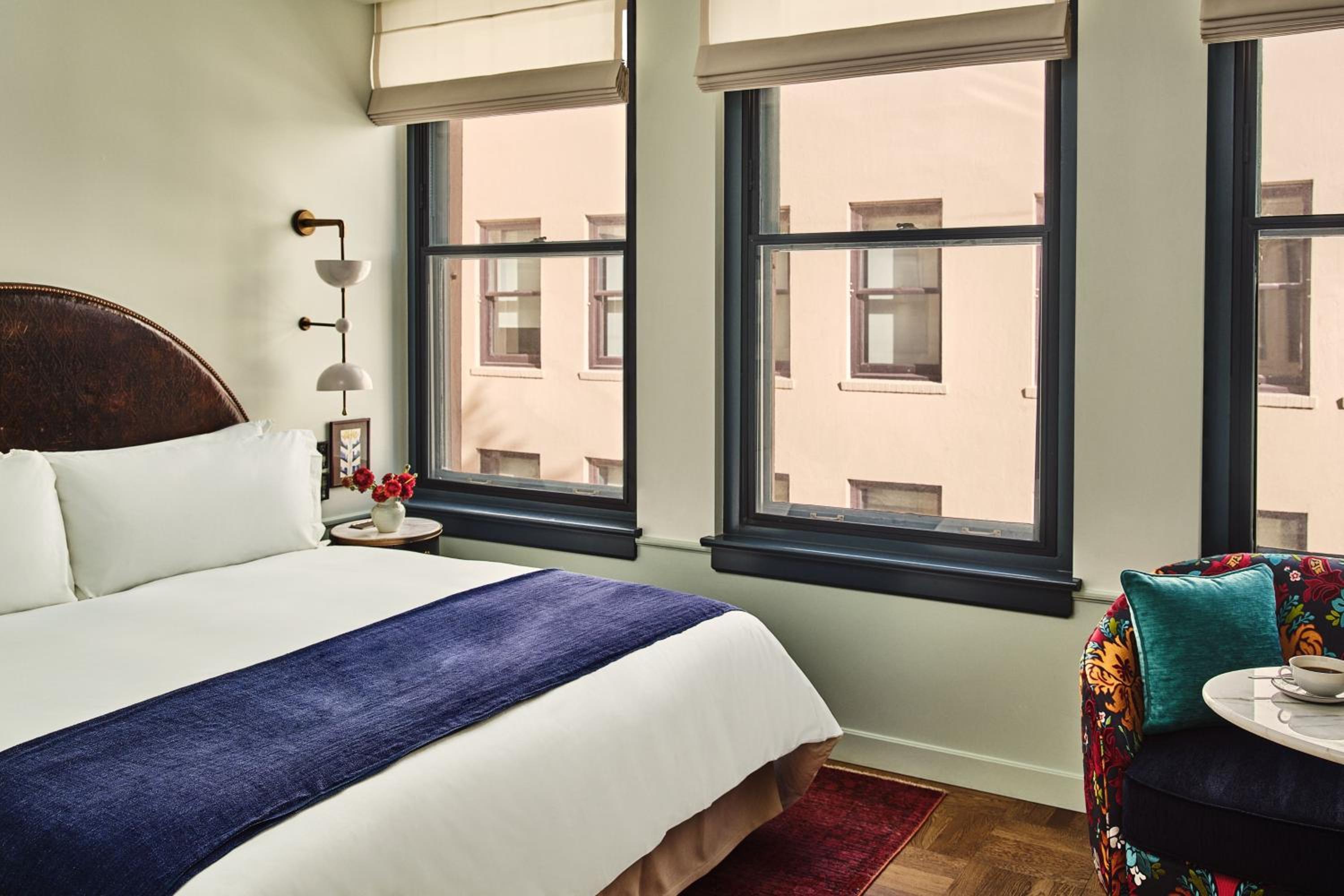 Study, Guest Room, King Bed, Courtyard View