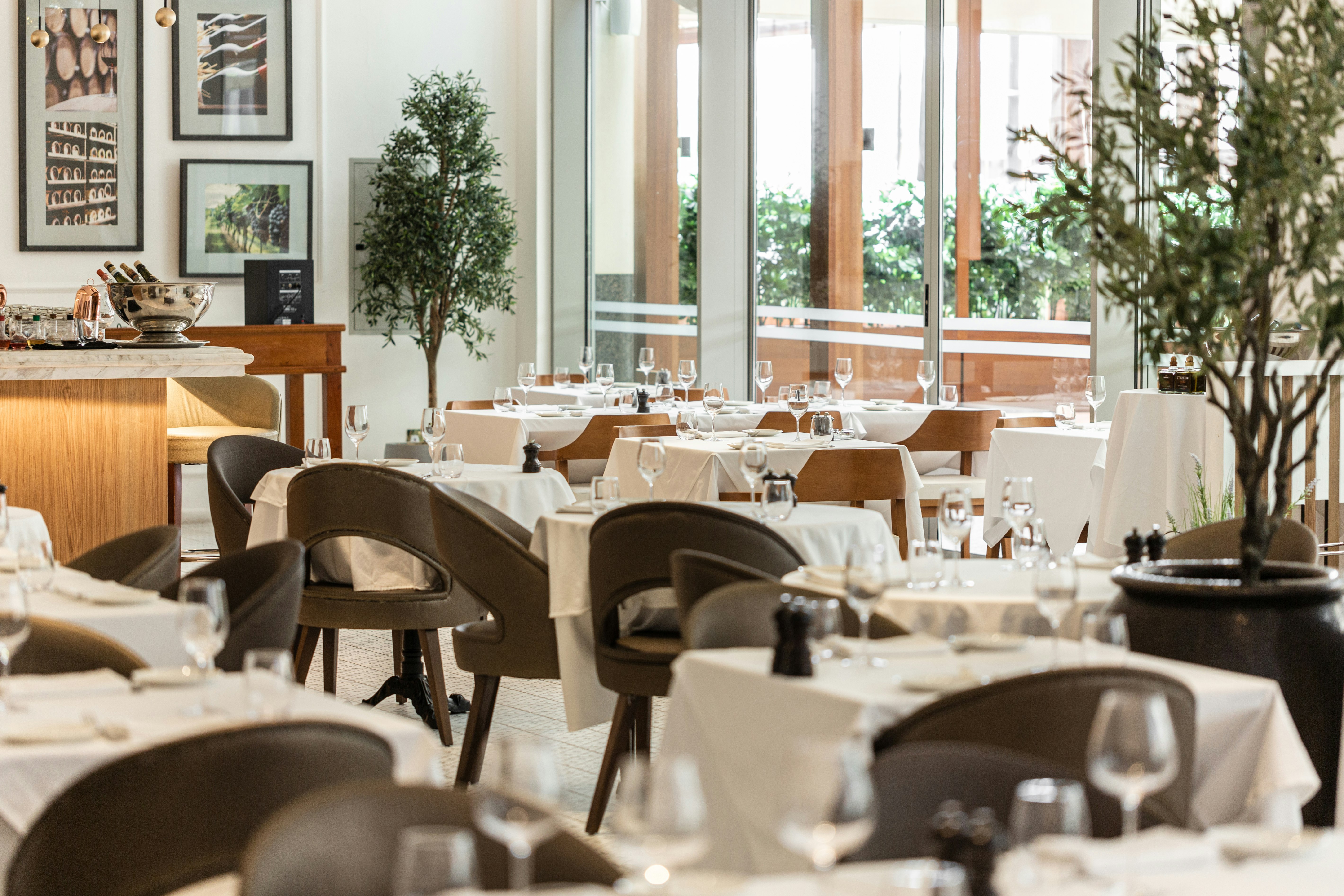 V Hotel Dubai, Curio Collection by Hilton 38/68