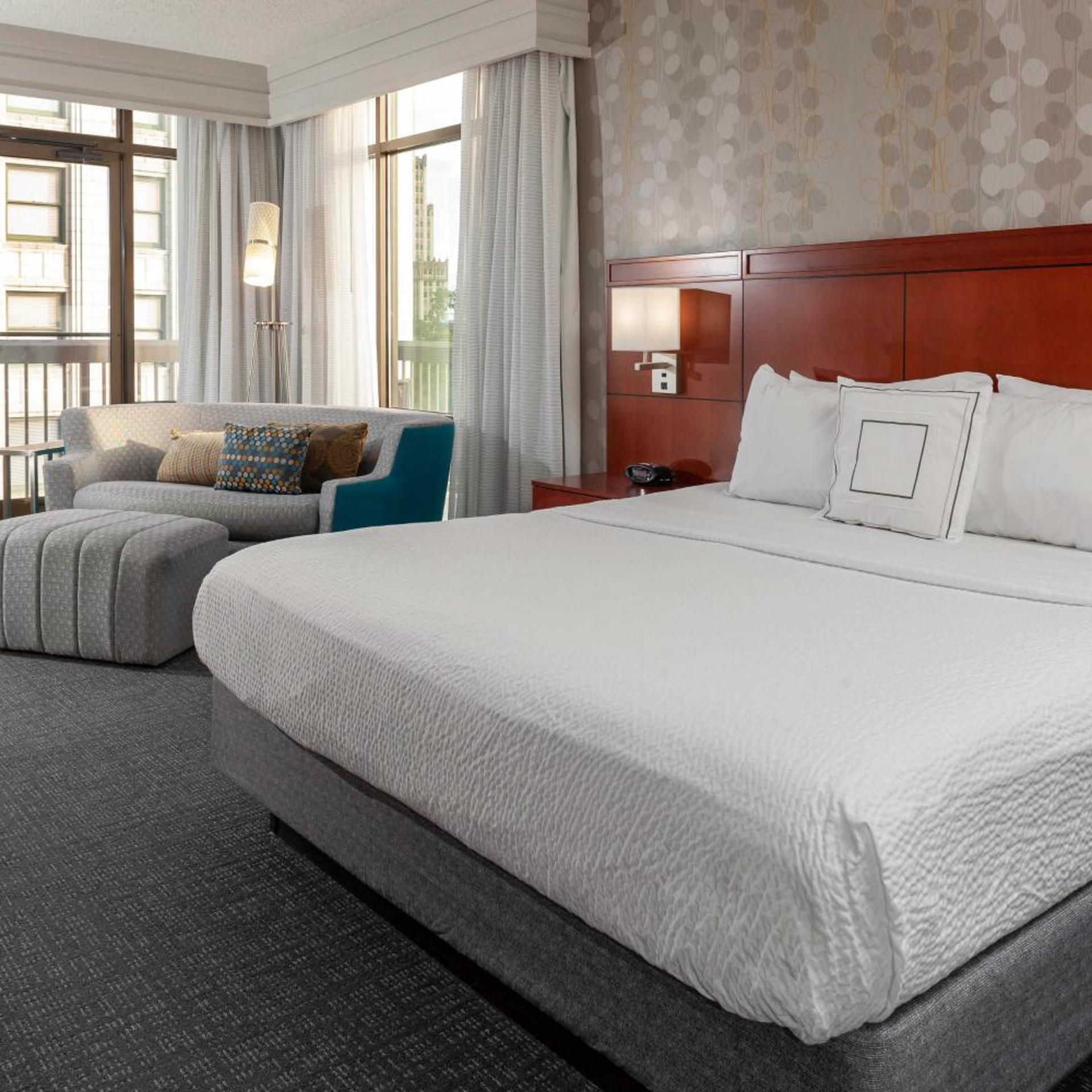 Room, King Bed, Balcony