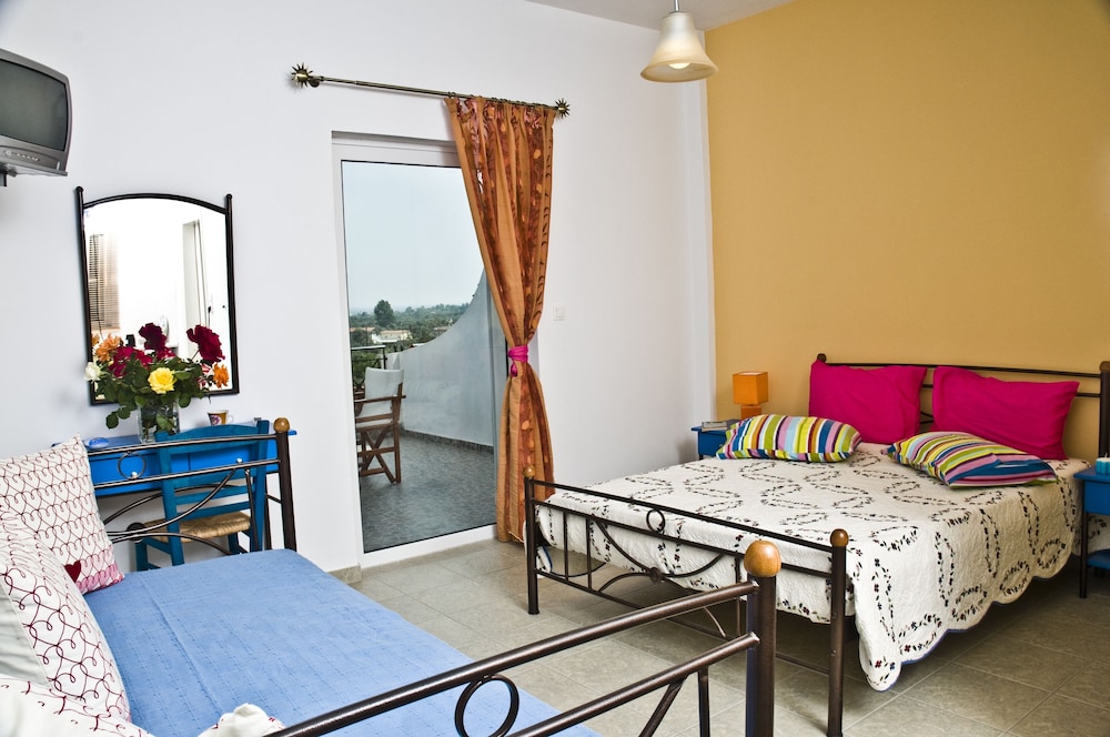 Irene Studios Hotel 5/22