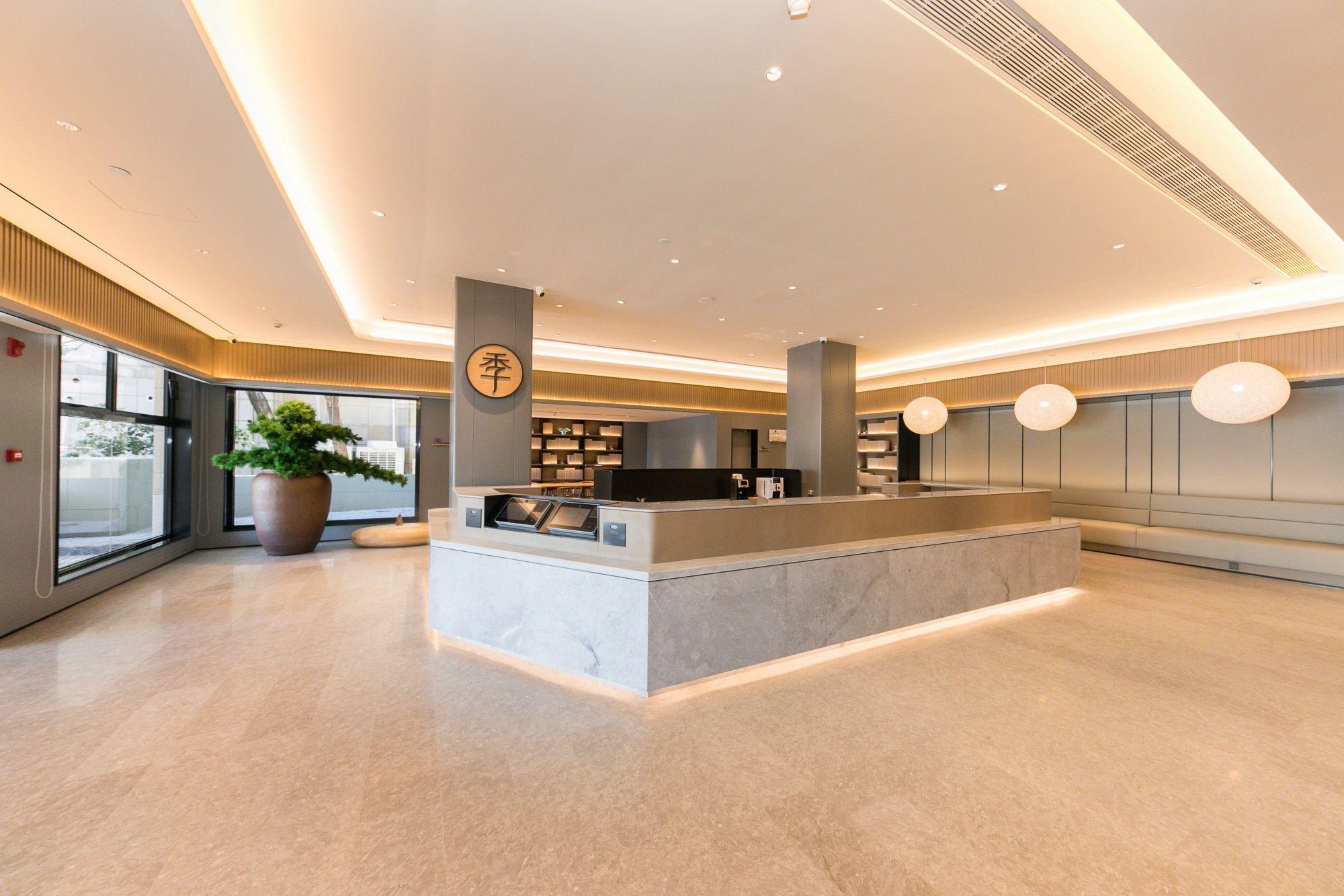 Four Seasons & Rally Hotel 5/47