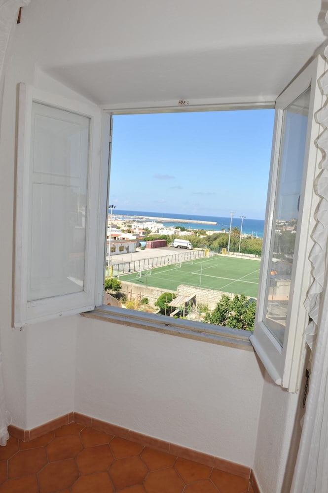Hotel Villa Mena 25/50