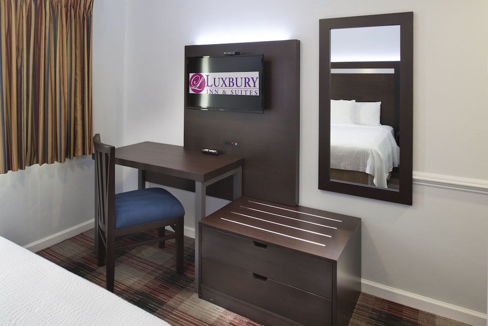 Luxbury Inn & Suites 20/34