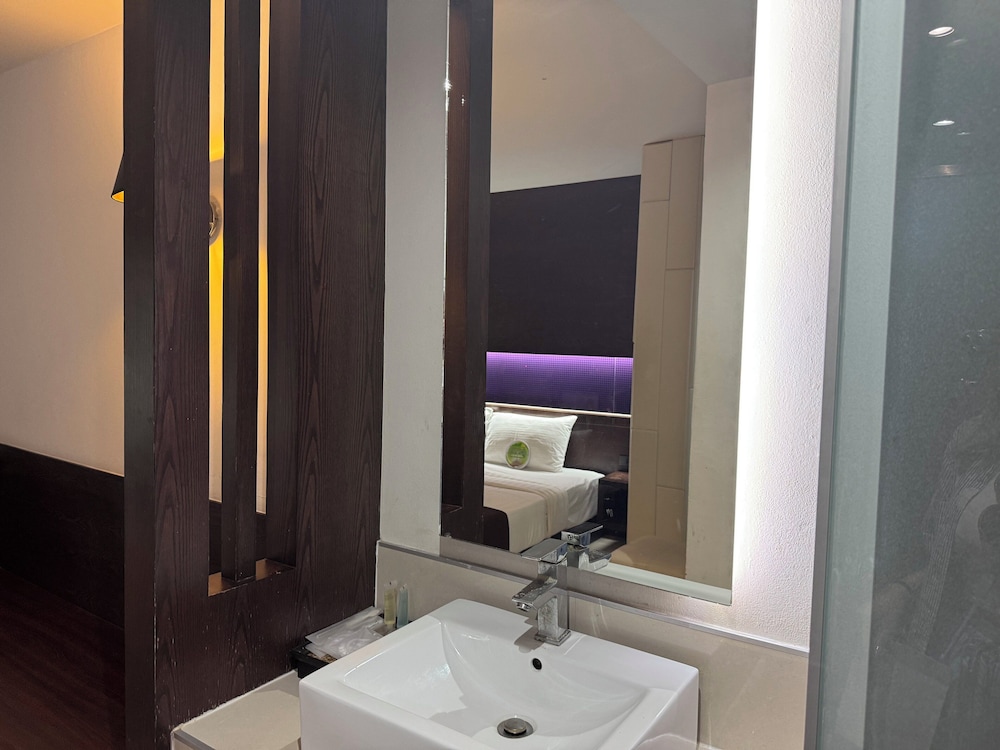 Collection O The Bangkok Airport Link Suite 51/56