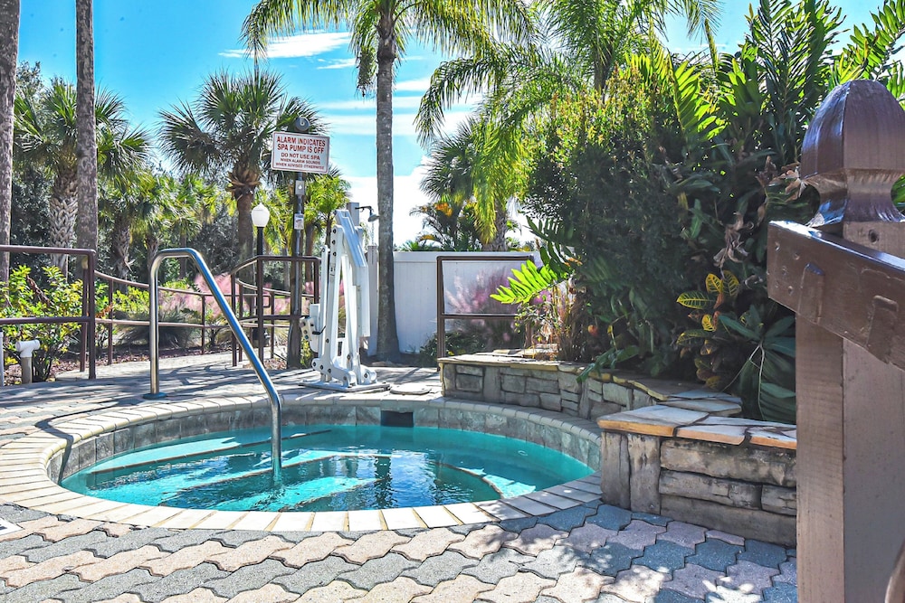 swimming pool spa