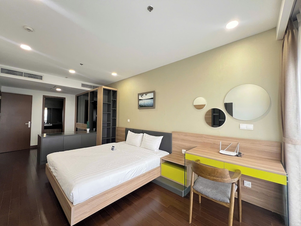 4 BEDROOMS, DELUXE, APARTMENT, CITY VIEW