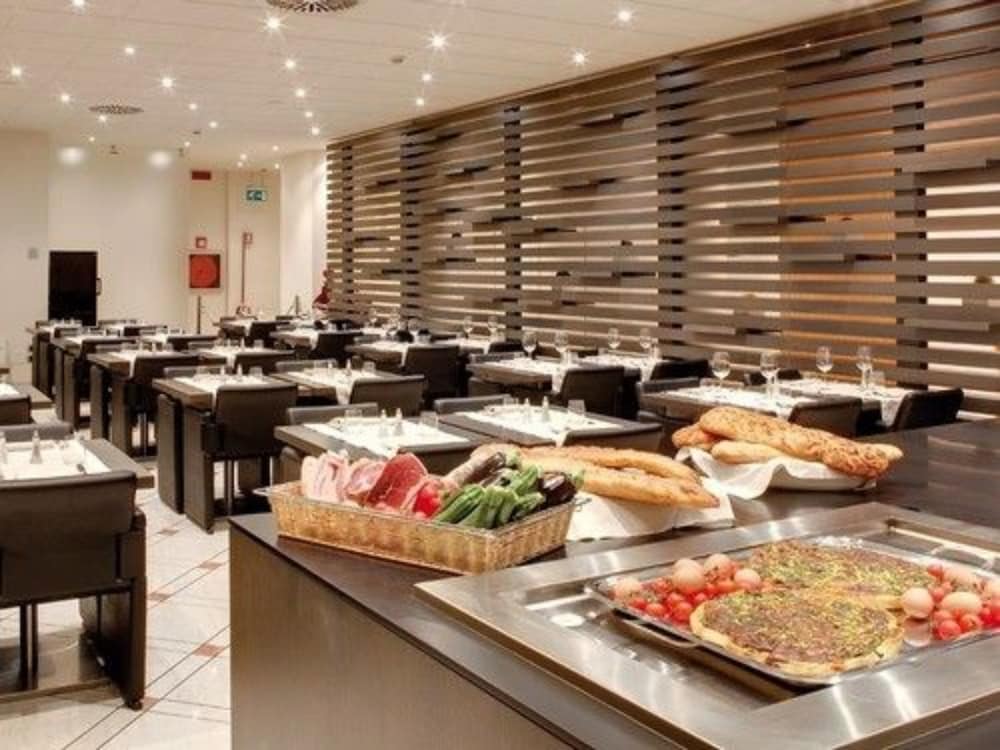 Hotel Ovest 26/34