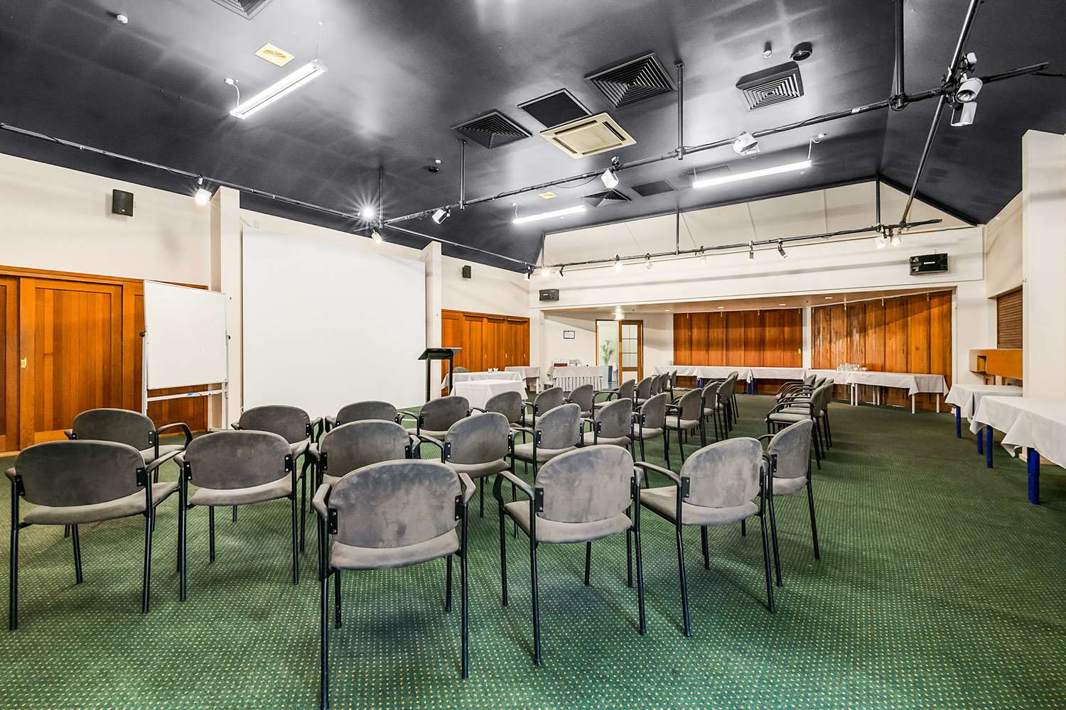 Carnmore Hotel Lower Hutt 9/10