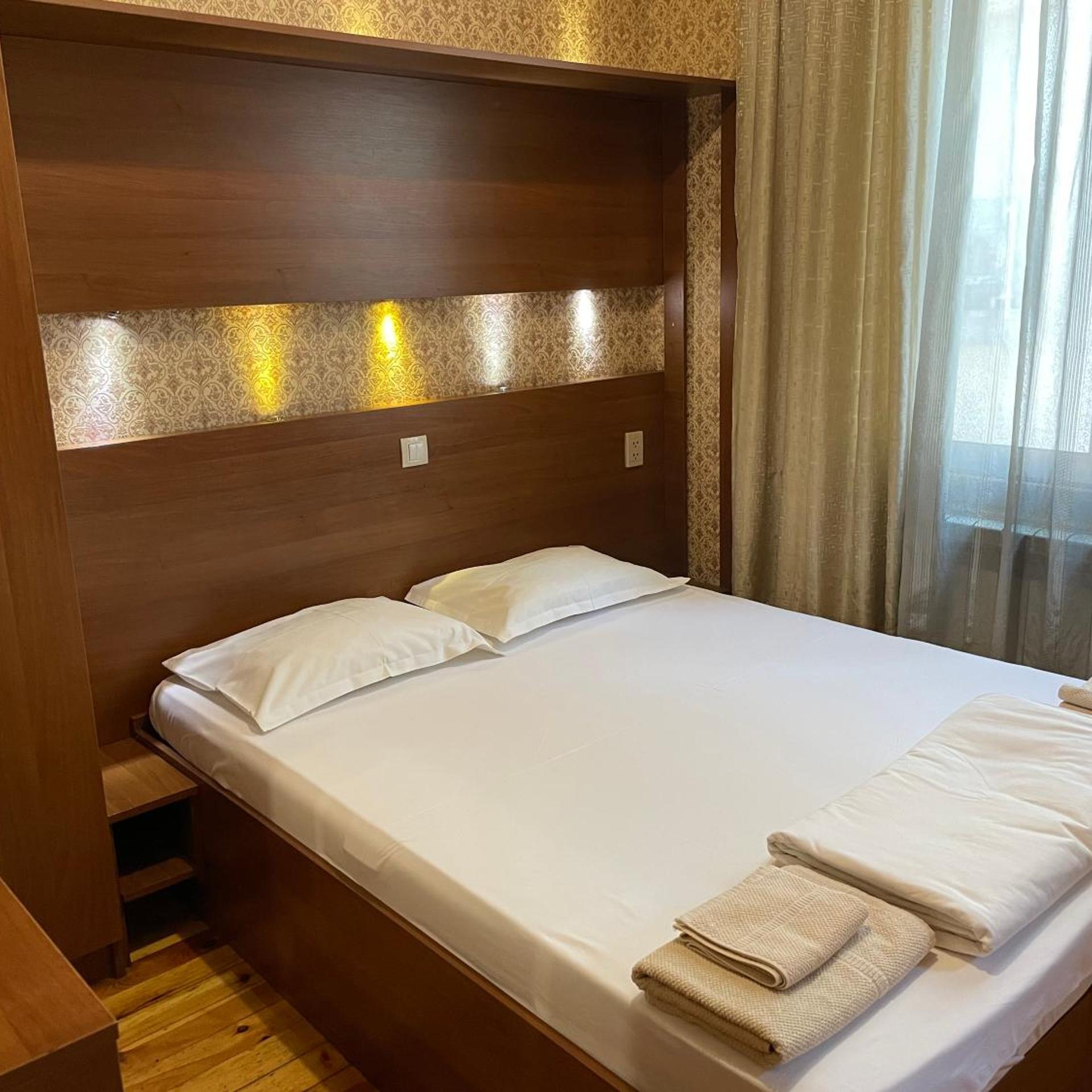 Room, Single