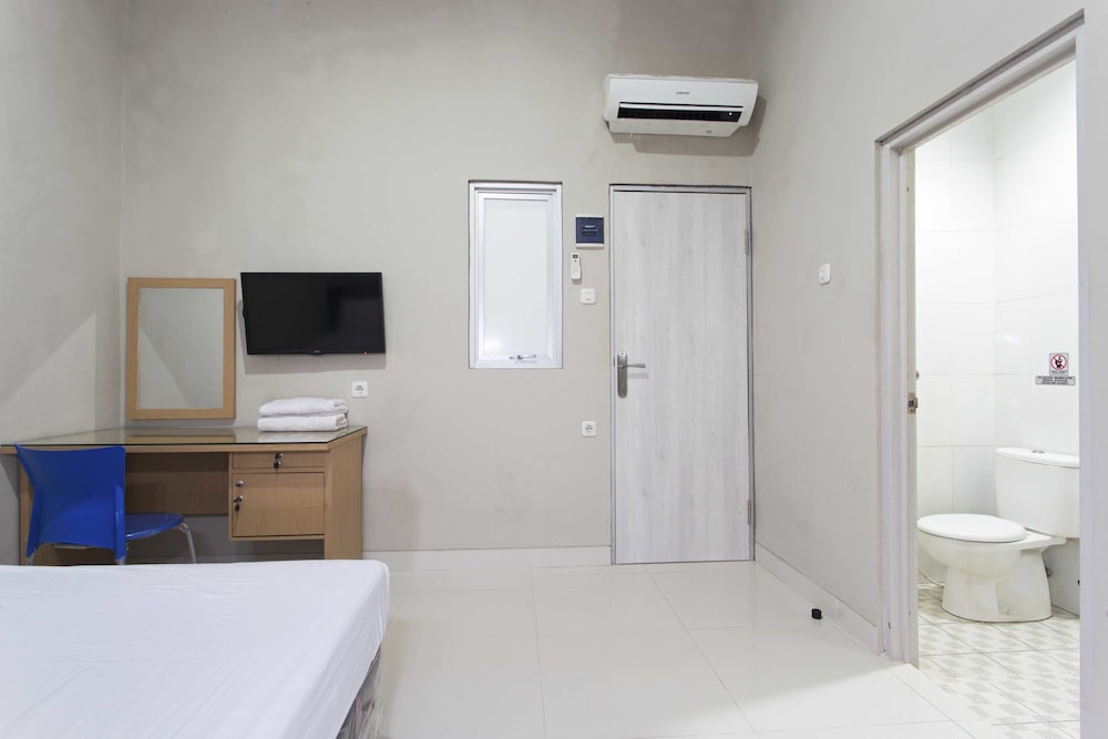 Reddoorz At Mangga Besar 2 15/27