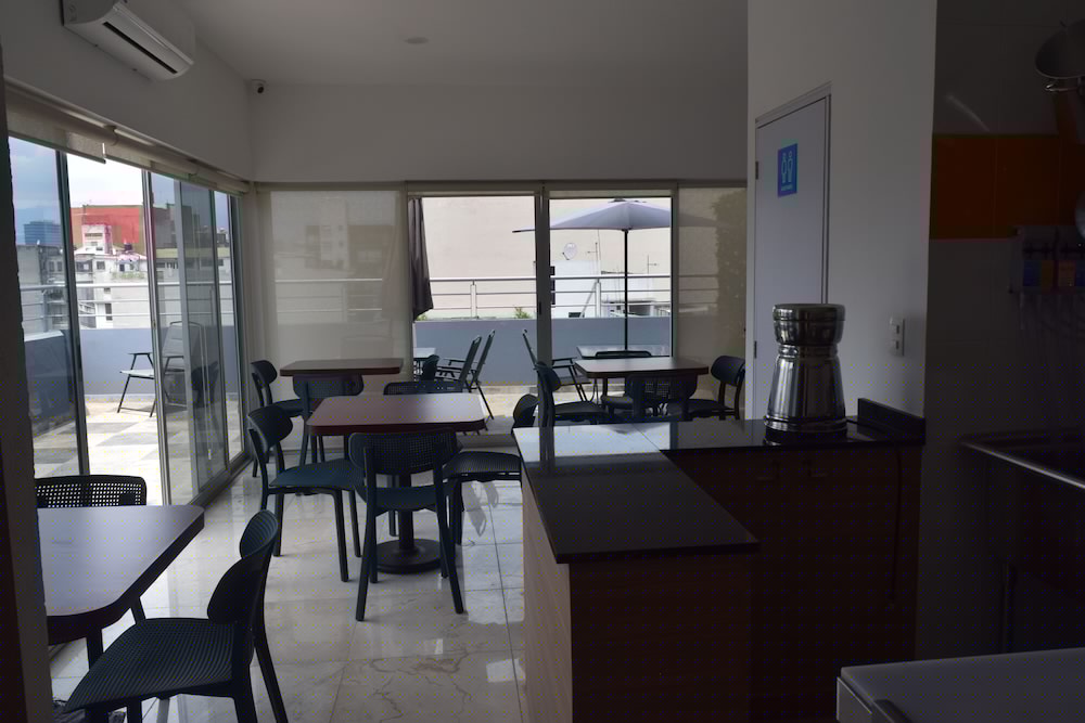 Suites Boutique Dawat 45/50