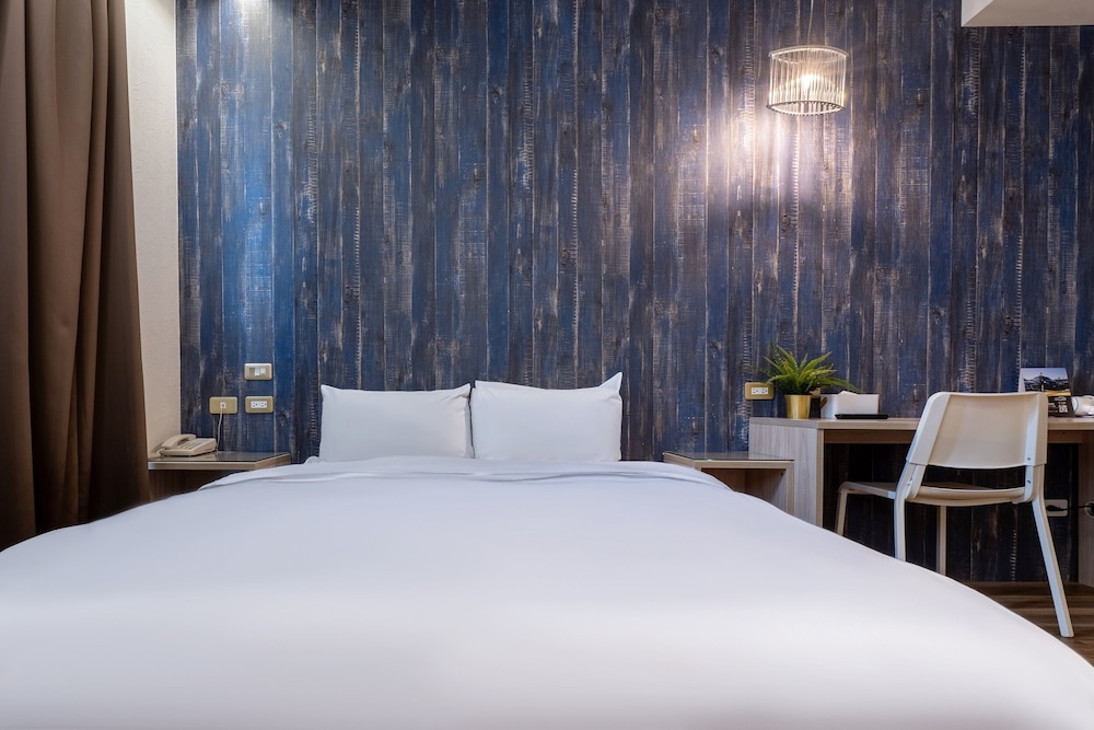 CHECK inn Express Taichung Fuxing Hall 2 32/42