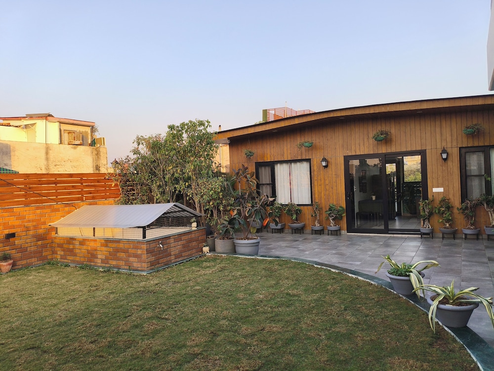Hotel Vandana S Bed And Breakfast 47/50