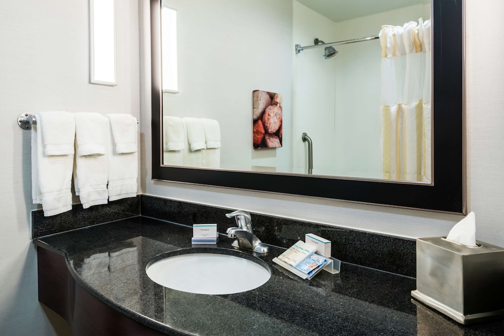 Hilton Garden Inn West Palm Beach Airport 17/54