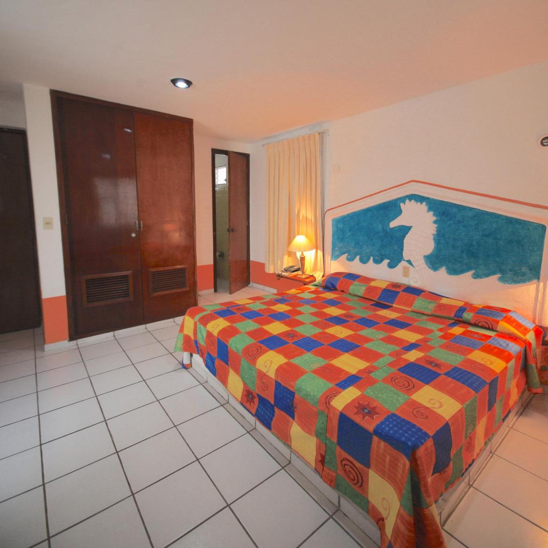 Hotel Carrillos 11/25