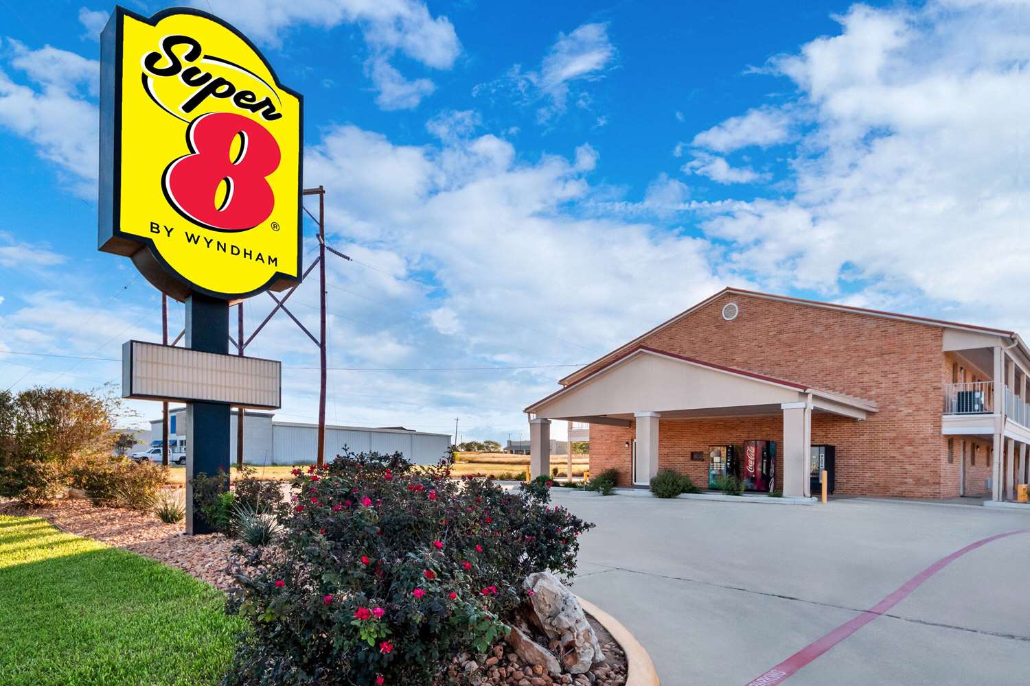 Super 8 by Wyndham Pleasanton 3/18