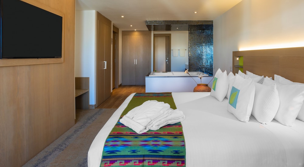 Master, Suite, King Bed, Sofa، Biohotel Organic Suites 7/10