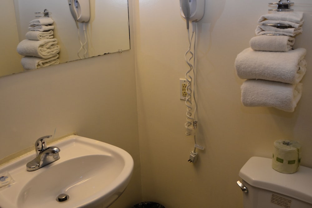 Americas Best Value Inn Geneva 15/38