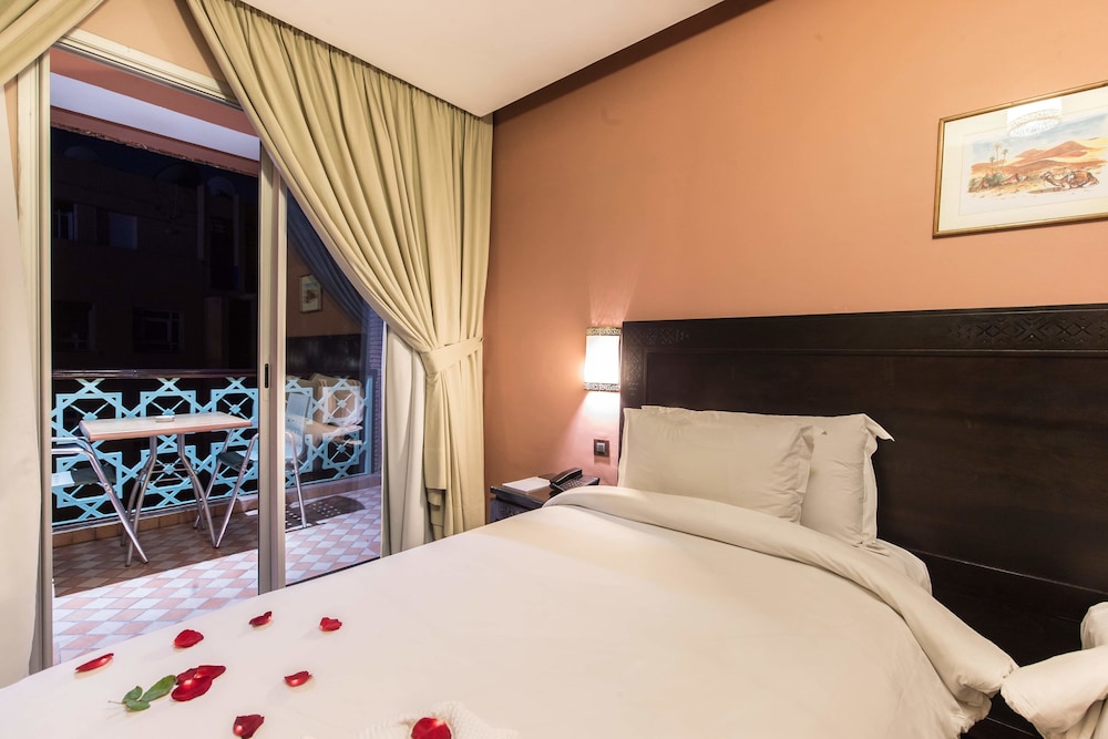 Hotel Almas 15/50