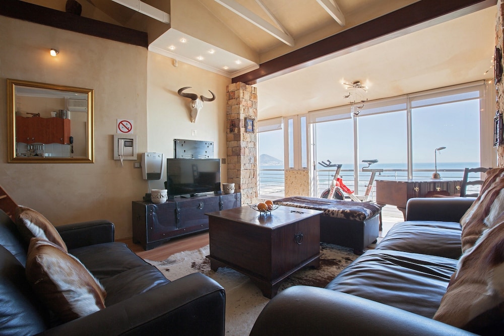 Cape Town Beachfront Apartments At Leisure Bay 32/50