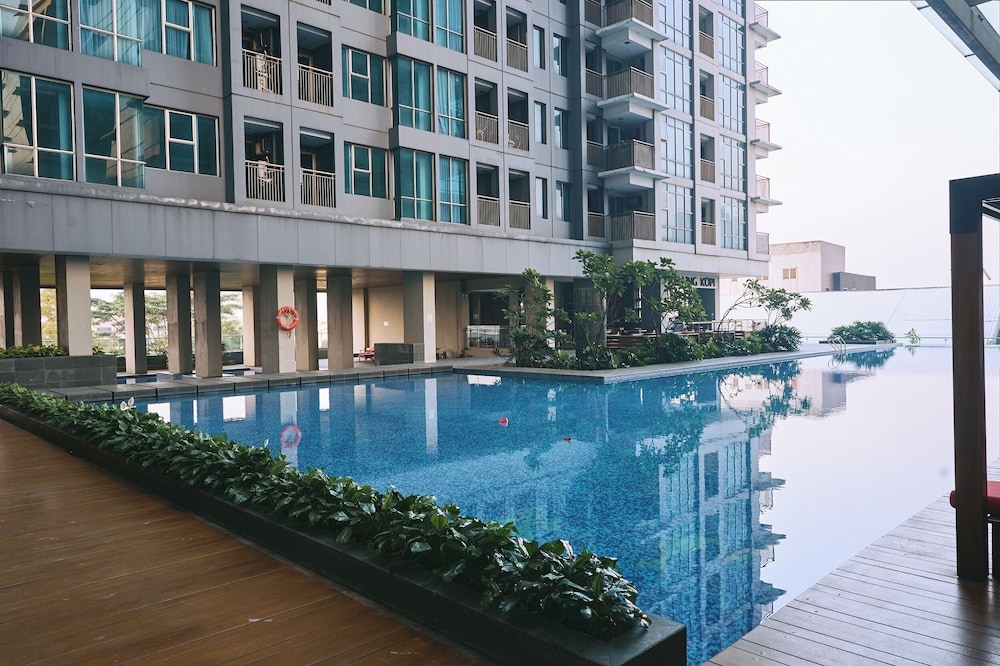 Horison Suite and Residences Iswara Bekasi 3/18