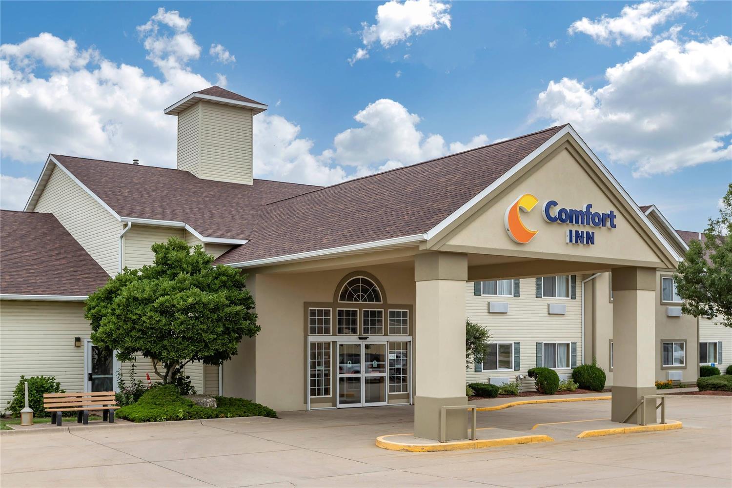 Comfort Inn Dyersville Near Field of Dreams 4/22