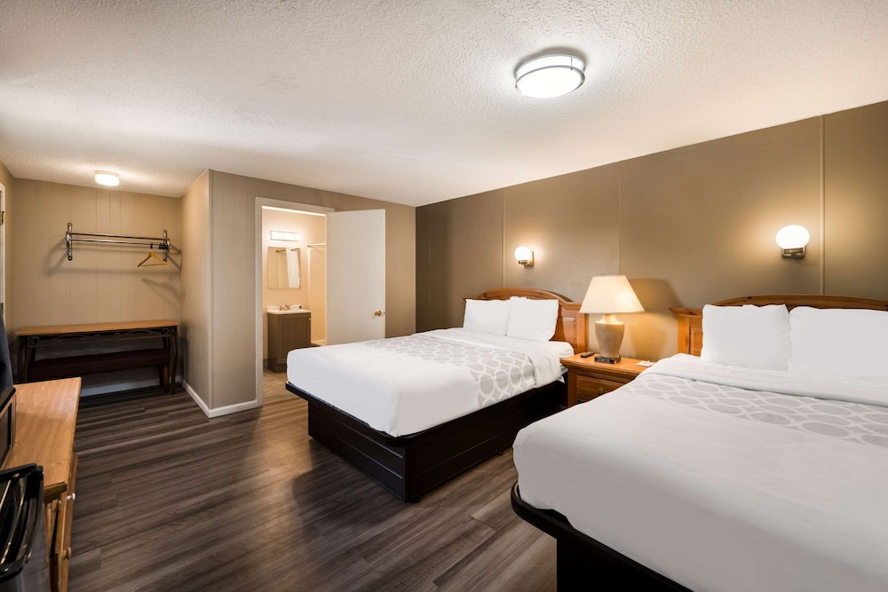 Standard, 2 Queen Beds