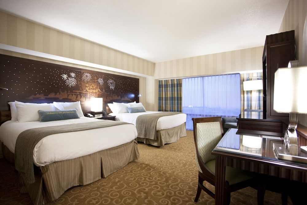 Disneyland Hotel 30/70