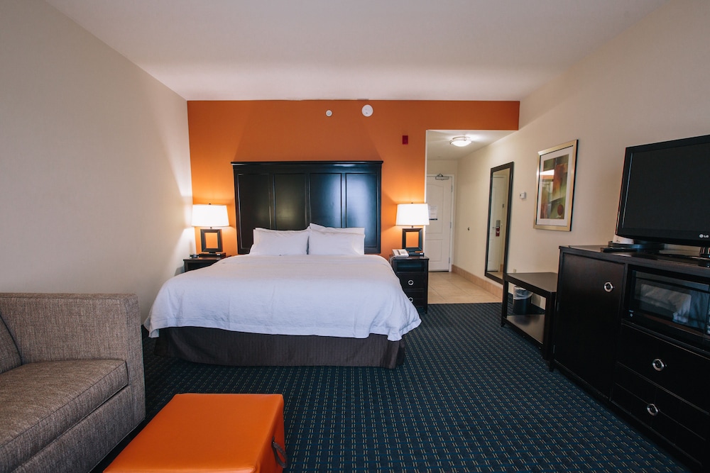Hampton Inn Suites Effingham 22/63