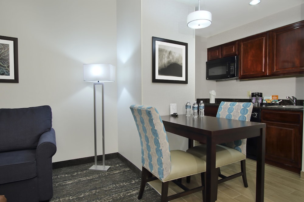 HOMEWOOD SUITES BY HILTON MIAMI - AIRPORT WEST 26/40