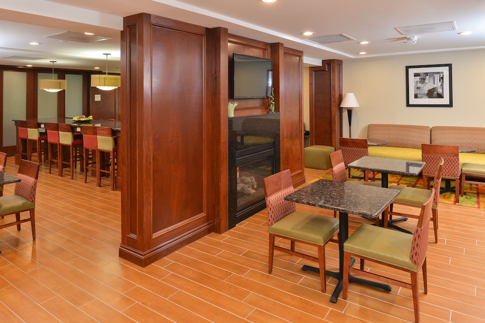 Hampton Inn Detroit Auburn Hills South 23/28