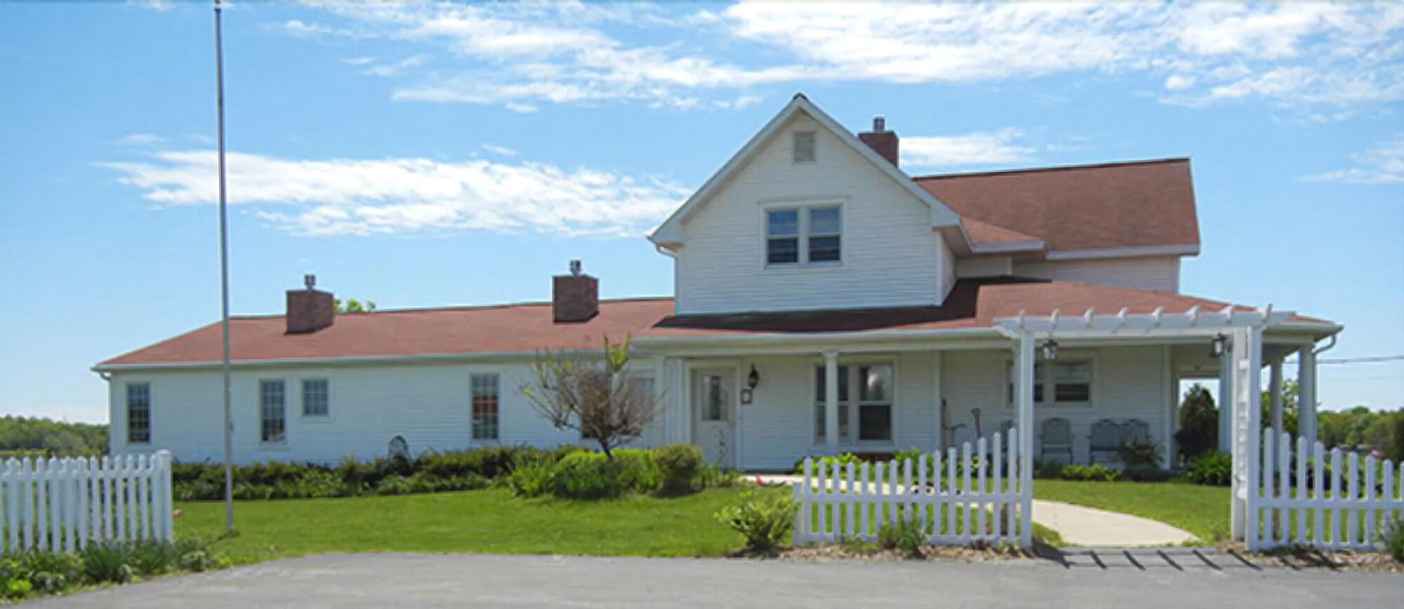 The Feathered Star Bed and Breakfast 1/16