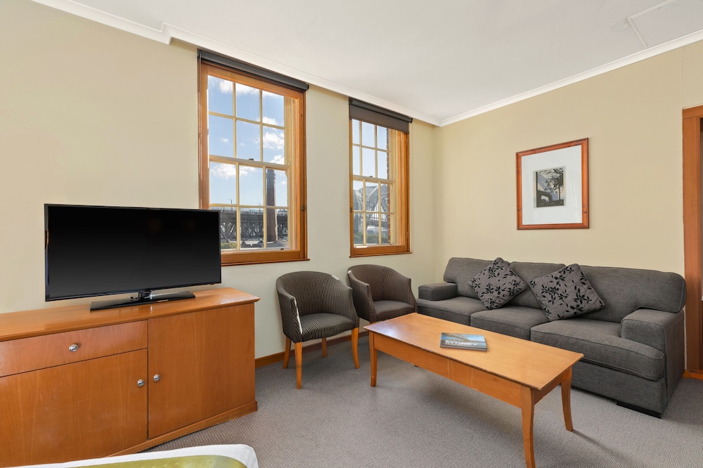 Sydney Harbour Hotel 48/71