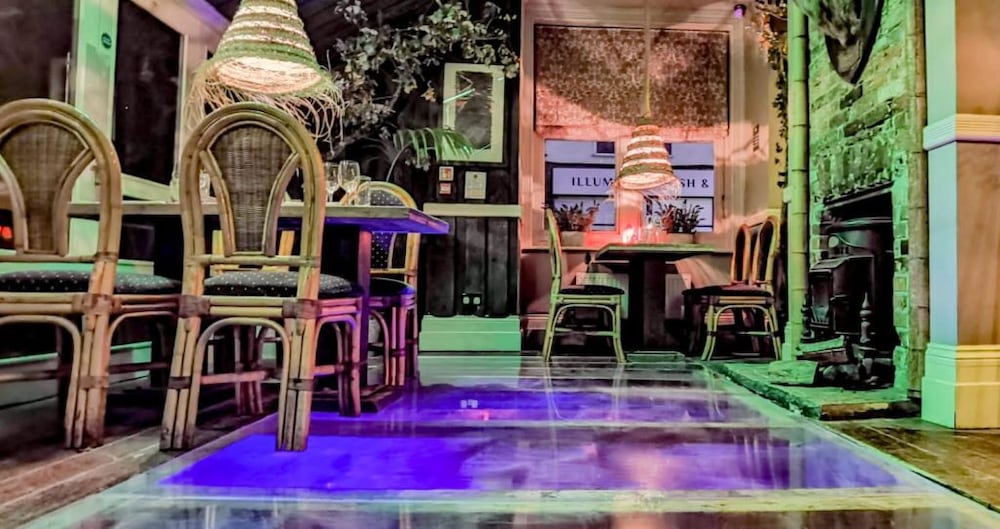 Ox Hotel Bar & Grill 58/67