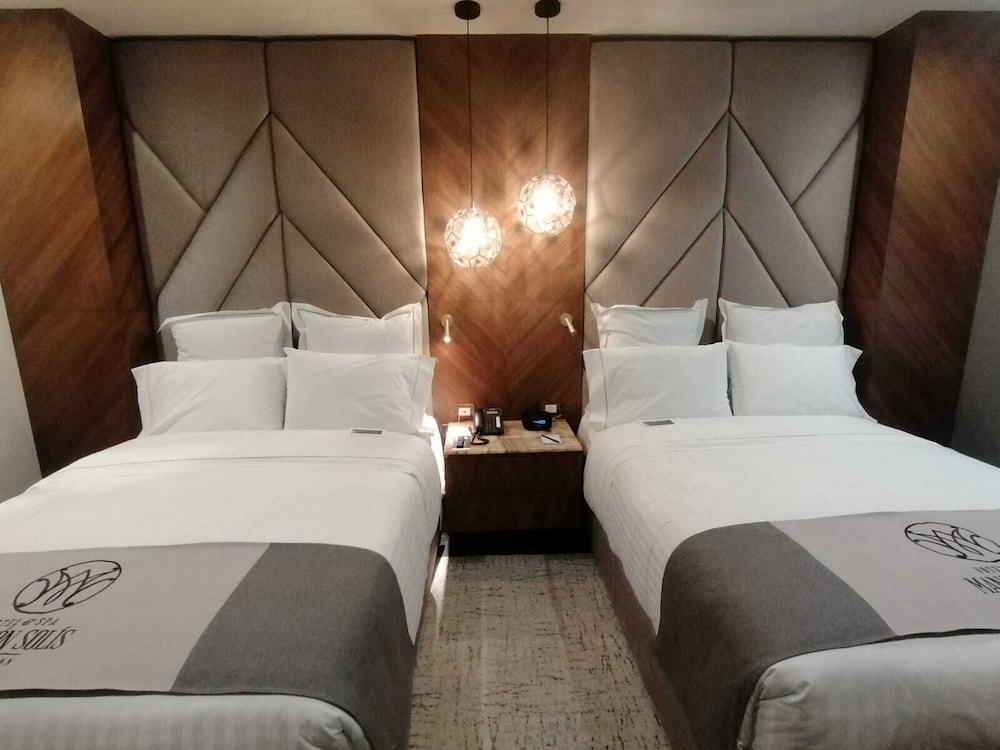 2 BEDROOMS, PRESIDENTIAL