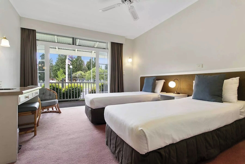 STANDARD, KING BED