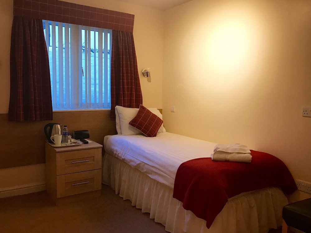 Glenlossie Guest House 7/35