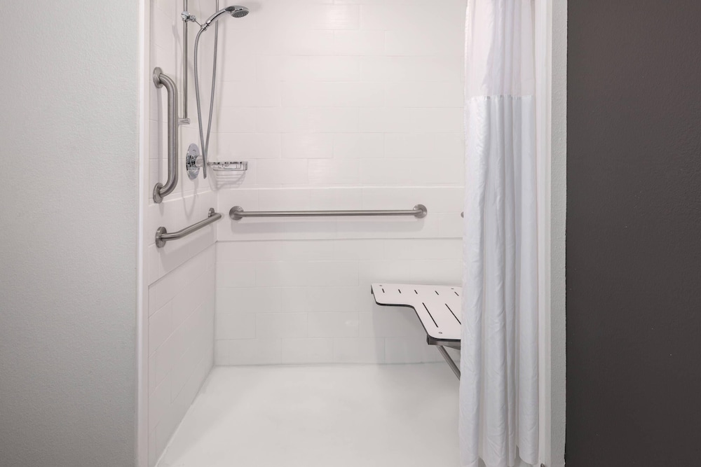غرفة بسريرين كوين لذوي الإعاقة، Caretta Landing Sarasota, an Ascend Collection Hotel 4/4