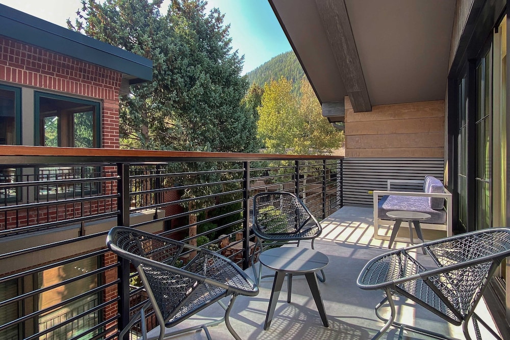 The Sky Residences at W Aspen 1/69