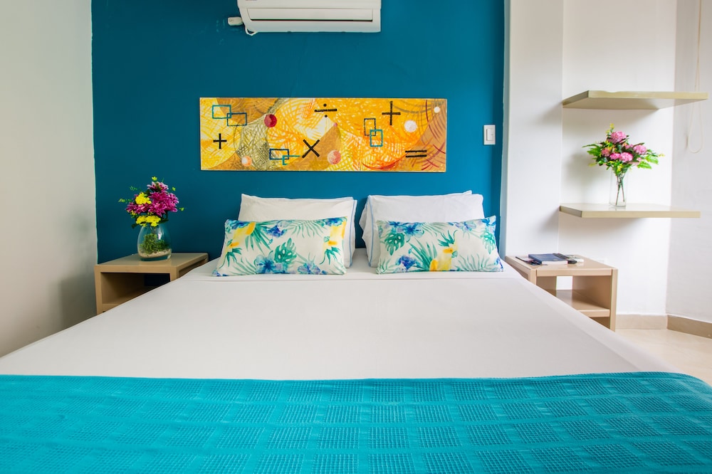 Hotel Taybo Beach 25/83