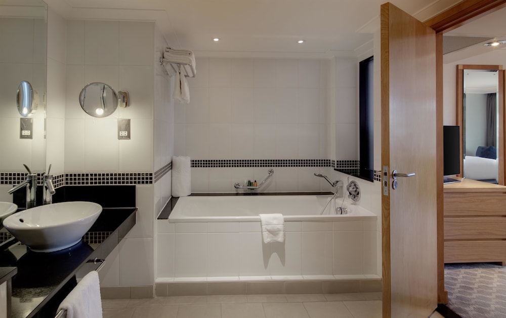 Hilton London Watford 14/54