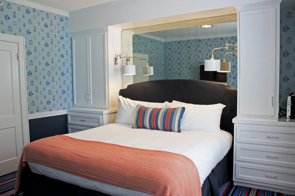 Kennebunkport Inn 12/24